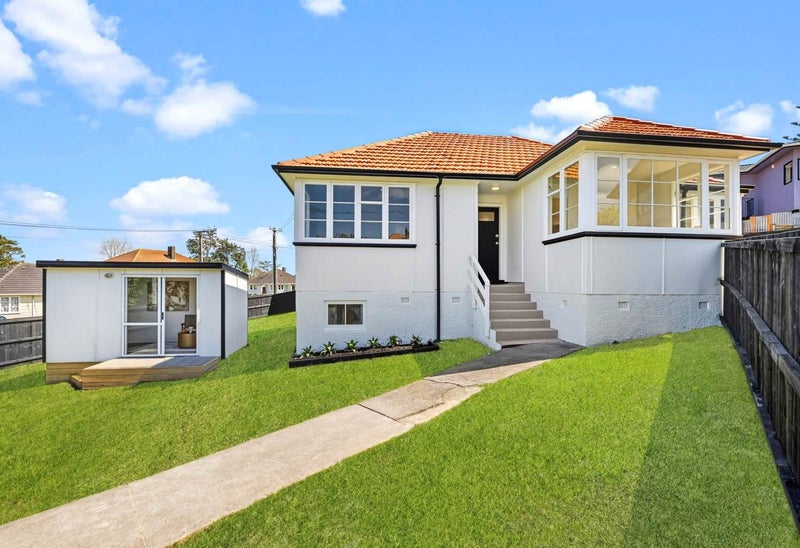 2 Thomson Street, Wesley, Auckland - Carousel 1