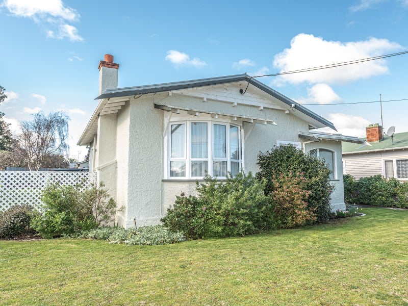 4 Muir Street, Gonville, Whanganui - Carousel 2