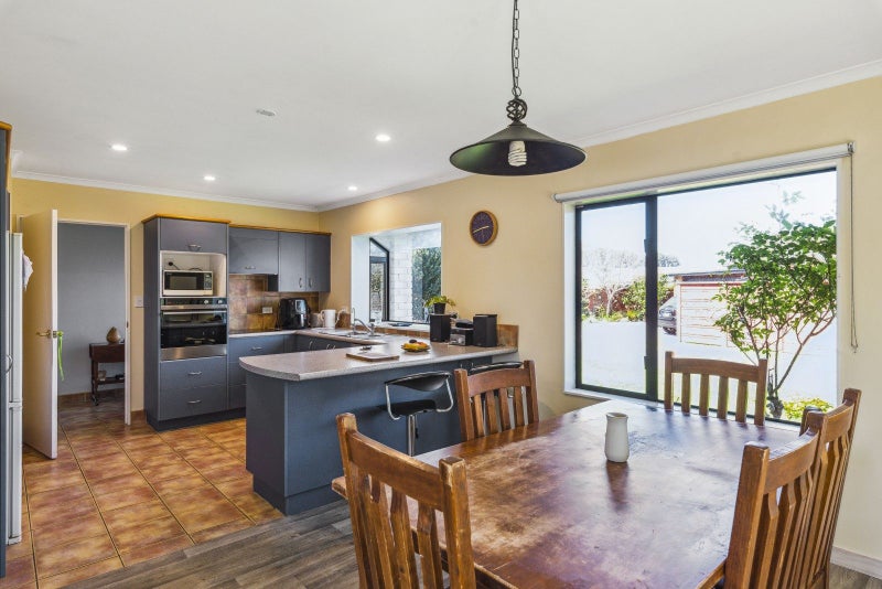 47 Lorna Irene Drive, Raumati South, Paraparaumu - Carousel 2