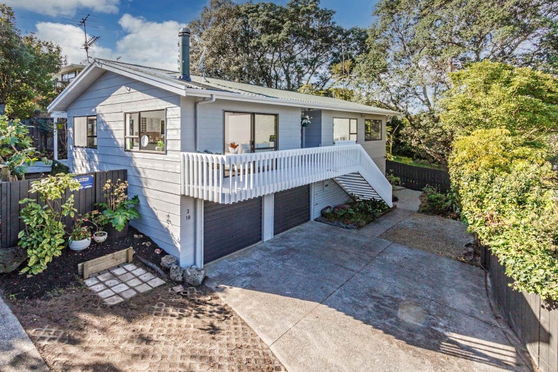 2/3 Morton Avenue, Forrest Hill, Auckland - Carousel 2