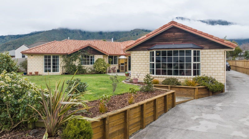 12 Glentui Place, Waikawa, Picton - Carousel 2
