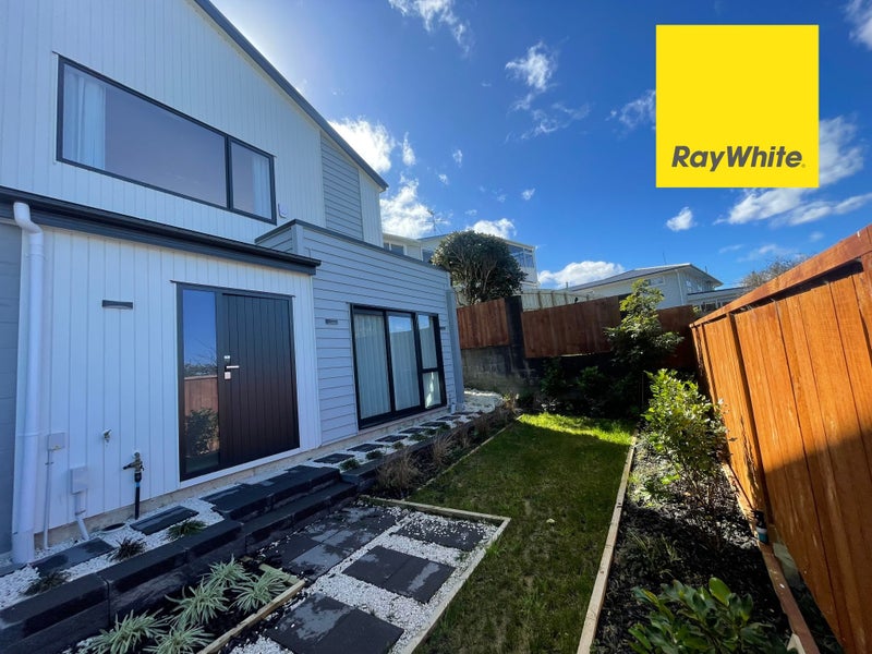 11B Pasteur Place, New Windsor, Auckland - Carousel 1