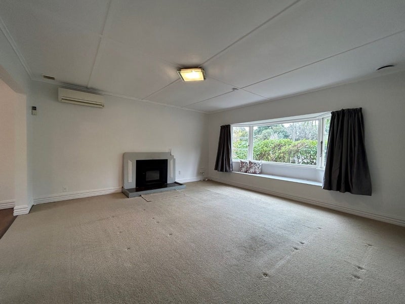 8 Clunie Avenue, Raumati South, Paraparaumu - Carousel 2
