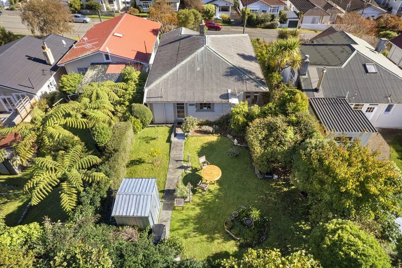 17 Burrows Avenue, Karori, Wellington - Carousel 17