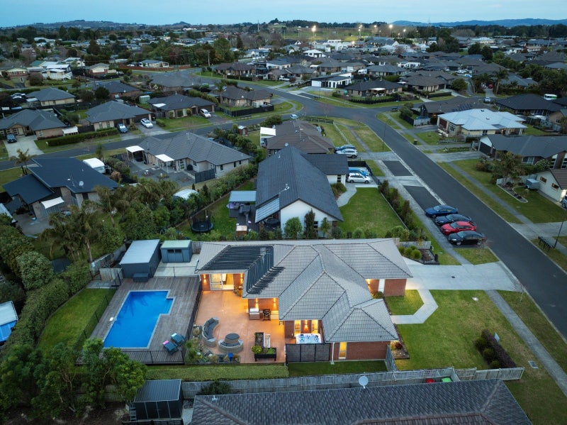 10 Searle Drive, Patumahoe, Pukekohe - Carousel 2