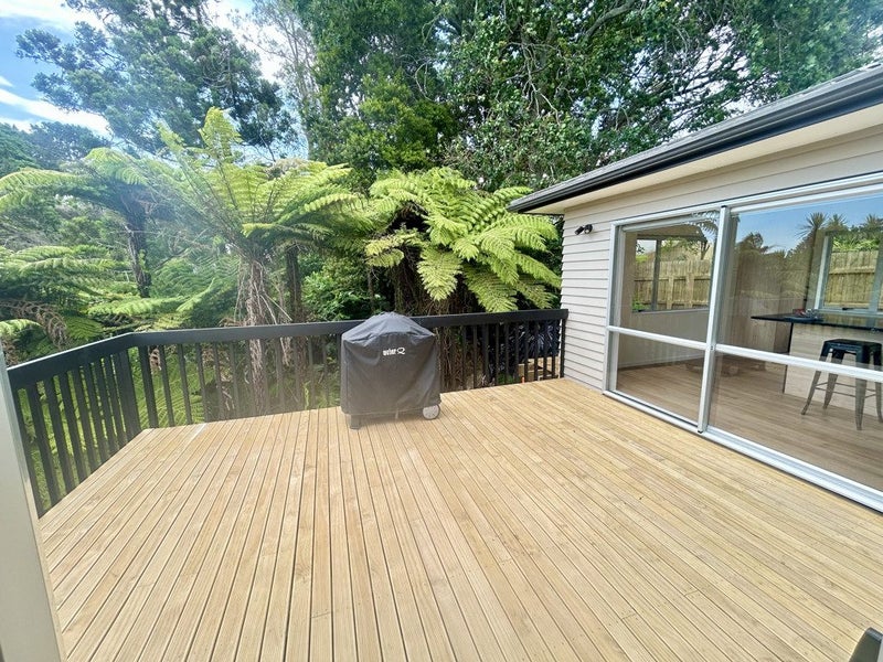 52A Carlisle Road, Browns Bay, Auckland - Carousel 2