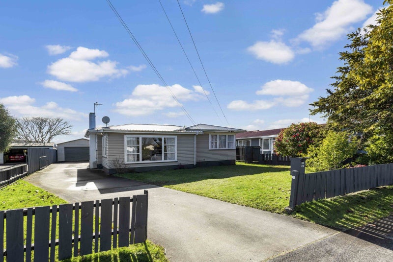 23 Powells Road, Fairview Downs, Hamilton - Carousel 1