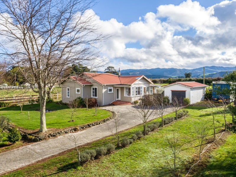 3307 State Highway 2, Clareville, Carterton - Carousel 1