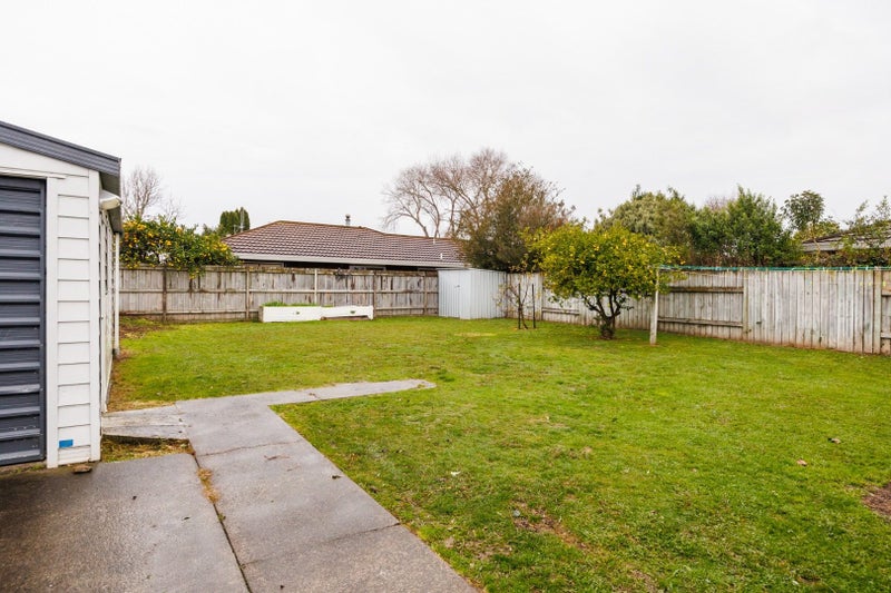 4 Cedar Grove, Highbury, Palmerston North - Carousel 13