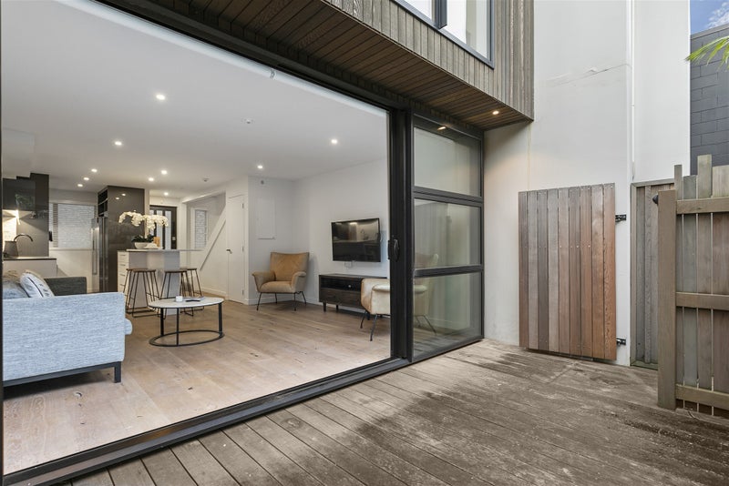 10/6 Waima Street, Grey Lynn, Auckland - Carousel 19