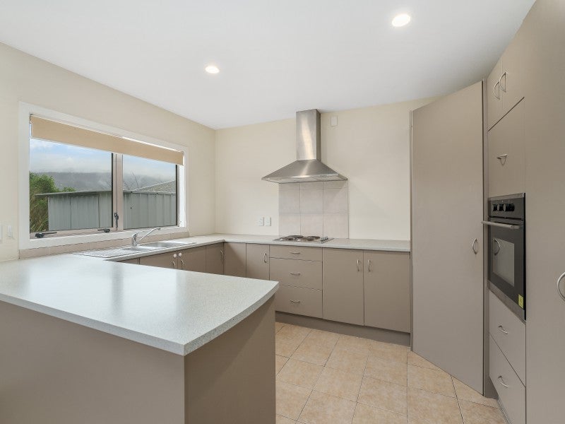 44A Taylor Terrace, Tawa, Wellington - Carousel 1