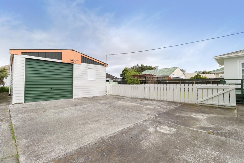 8 Aberdeen Avenue, Takaro, Palmerston North - Carousel 19