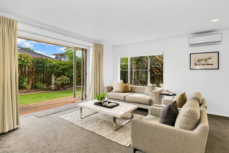 7B Buxton Street, Point Chevalier, Auckland - Carousel 2