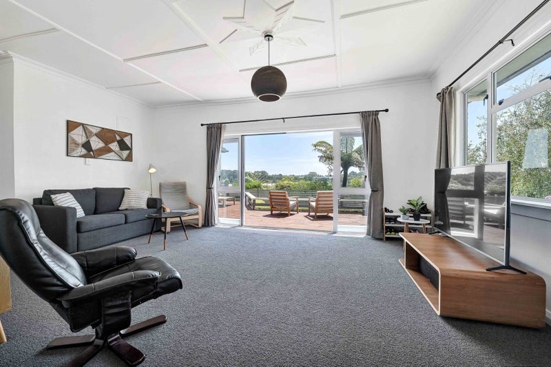 29 Queens Road, Glen Avon, New Plymouth - Carousel 2