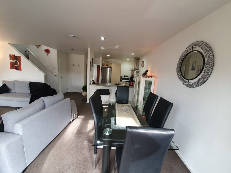 8/18 Pannill Place, Oteha, Auckland - Carousel 2