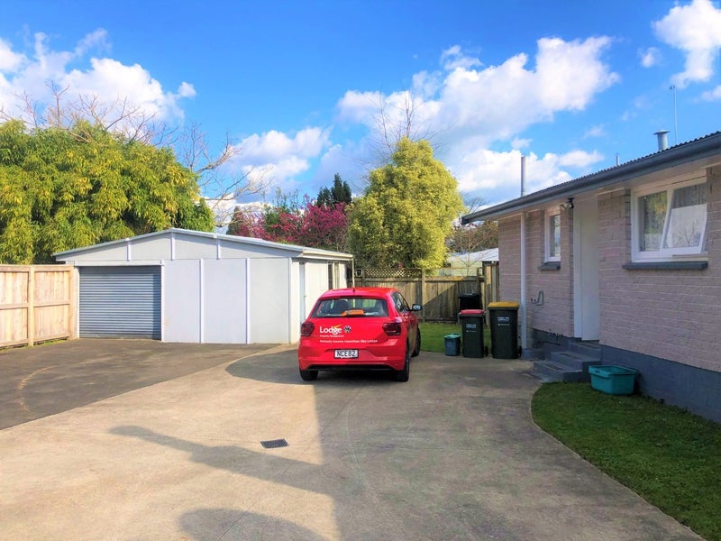 88 Lewis Street, Glenview, Hamilton - Carousel 2