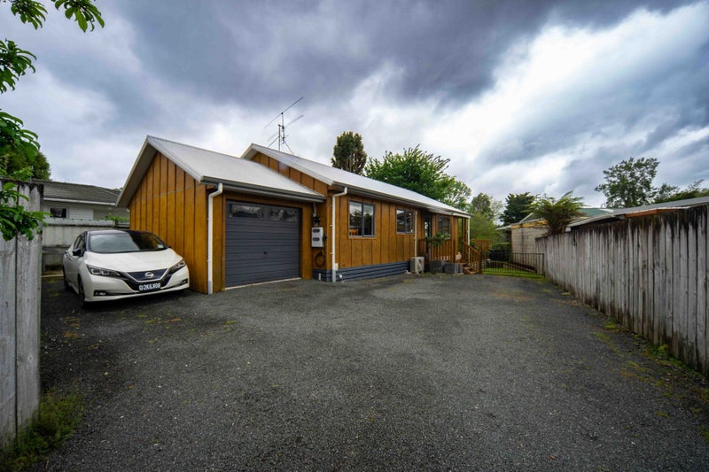 29A Barrie Crescent, Silverdale, Hamilton - Carousel 1