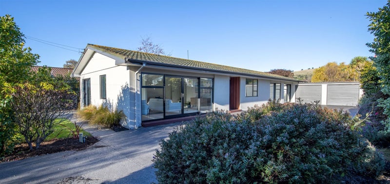 214 Riverlaw Terrace, Saint Martins, Christchurch - Carousel 1