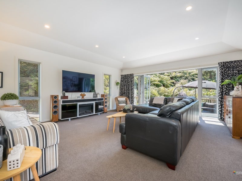 144A Tirohanga Road, Tirohanga, Lower Hutt - Carousel 2