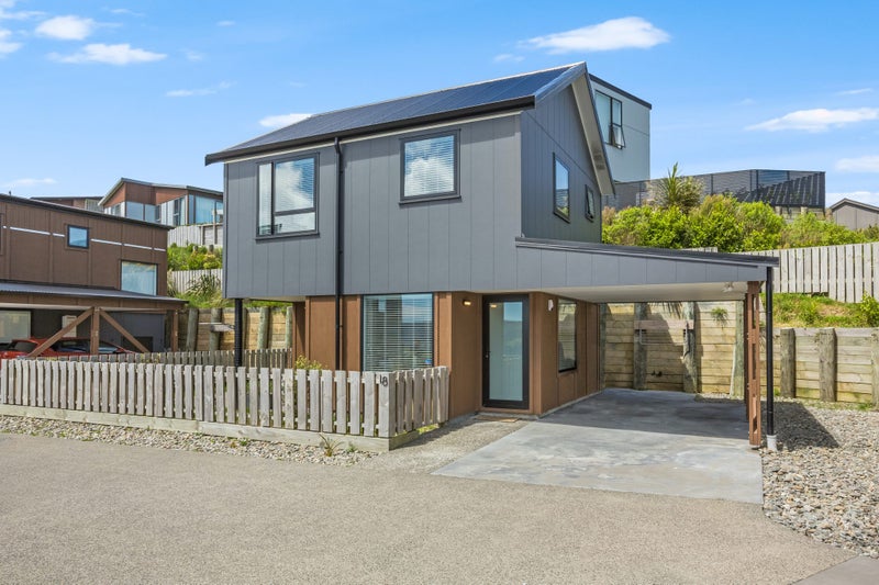 18 Astelia Way, Woodridge, Wellington - Carousel 1