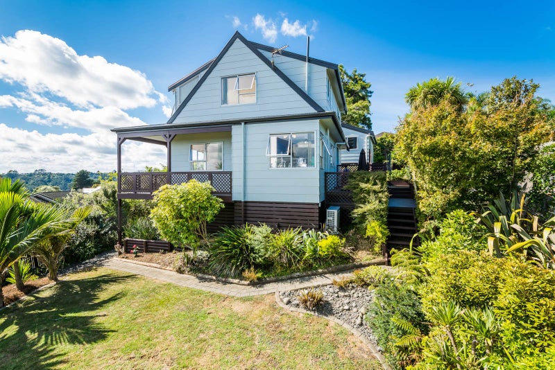 1/13 Arcadia Crescent, Bayview, Auckland - Carousel 2