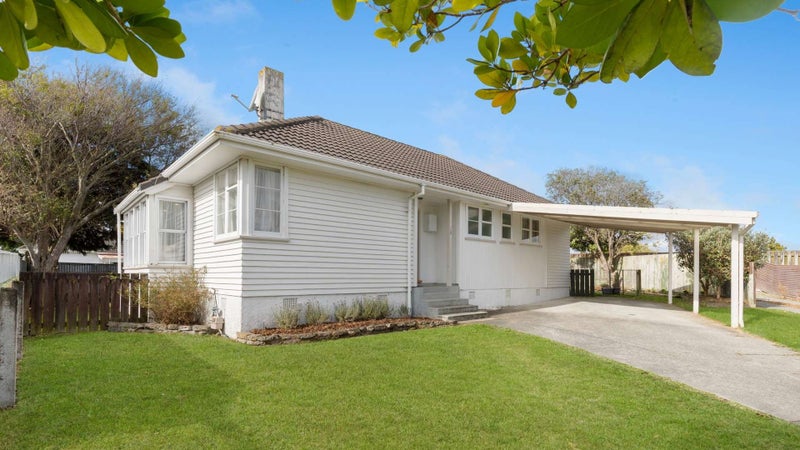 18 Montrose Place, Takaro, Palmerston North - Carousel 1