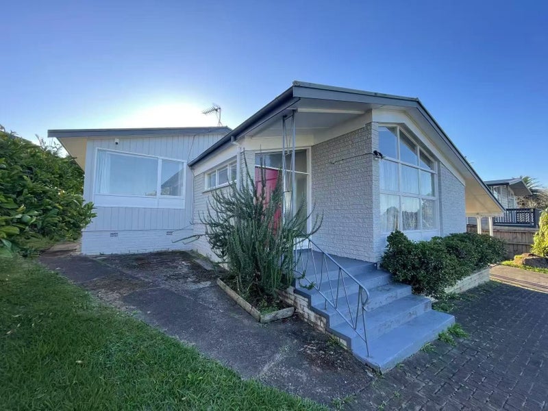 18 Glenmore Road, Sunnyhills, Auckland - Carousel 2