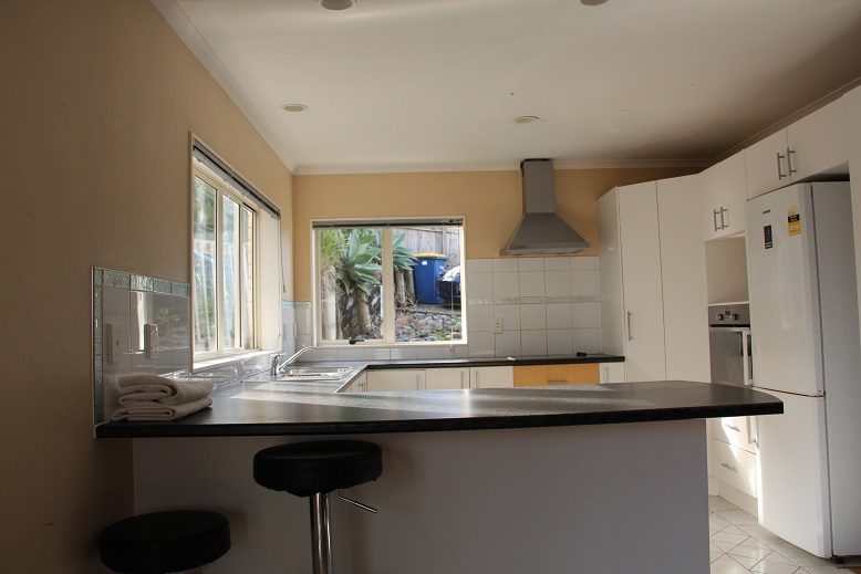 4 Trotting Terrace, Fairview Heights, Auckland - Carousel 2