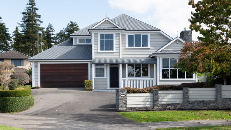 16 Thistlewood Avenue, Hamilton East, Hamilton - Carousel 1