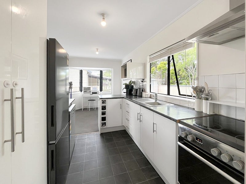 48B Benmore Avenue, Cloverlea, Palmerston North - Carousel 2