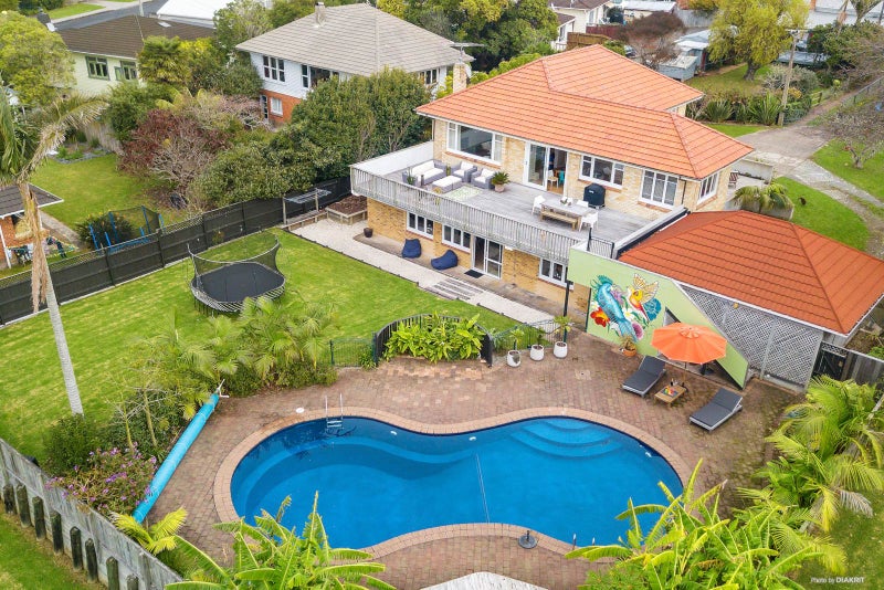 72A Lake Road, Narrow Neck, Auckland - Carousel 1