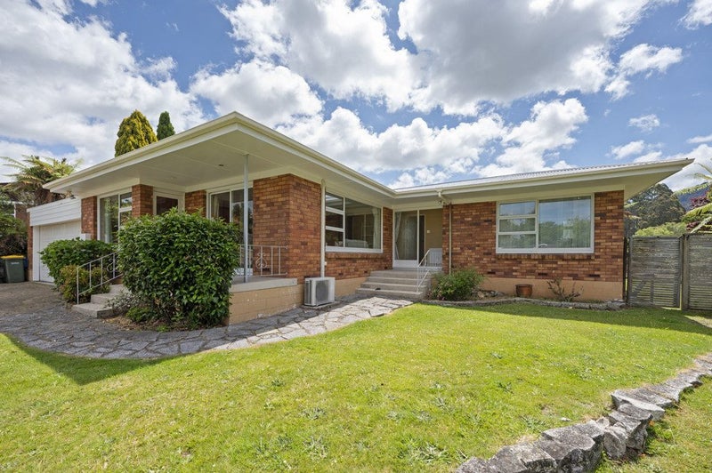 16 Campbell Place, Pukehangi, Rotorua - Carousel 1