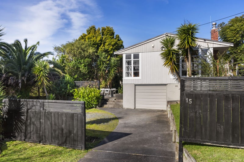 15 Westall Road, New Lynn, Auckland - Carousel 1