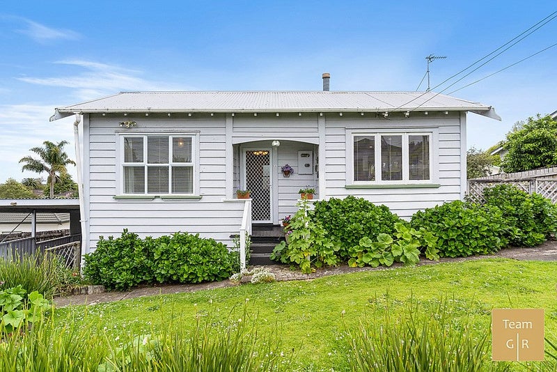 4B Waiari Road, Conifer Grove, Takanini - Carousel 1