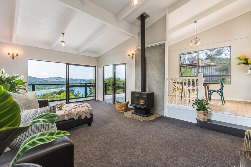 6 Bella Vista Road, Omiha, Waiheke Island - Carousel 2