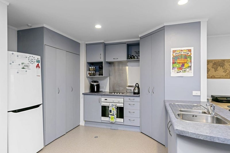 2/97 Boulcott Street, Wellington Central, Wellington - Carousel 2