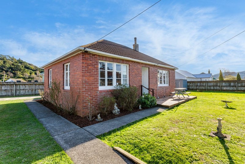 68 Seddon Street, Naenae, Lower Hutt - Carousel 1