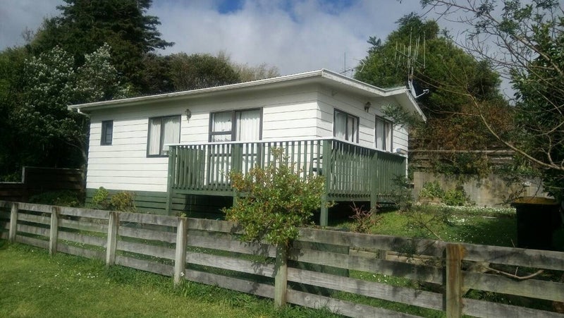 27 Lyndhurst Road, Tawa, Wellington - Carousel 8