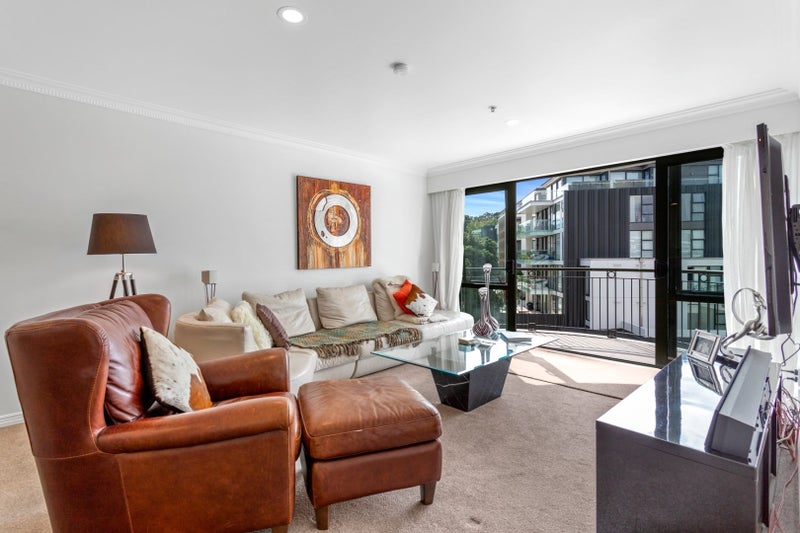 4J/118 Gladstone Road, Parnell, Auckland - Carousel 2