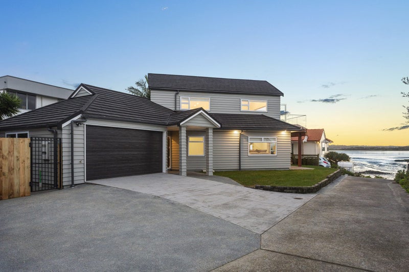 4A Capstan Court, Te Atatu Peninsula, Auckland - Carousel 1