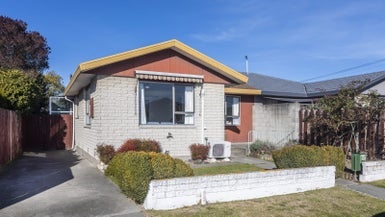 2/2 Ruakaka Street, Hornby, Christchurch - Carousel 1