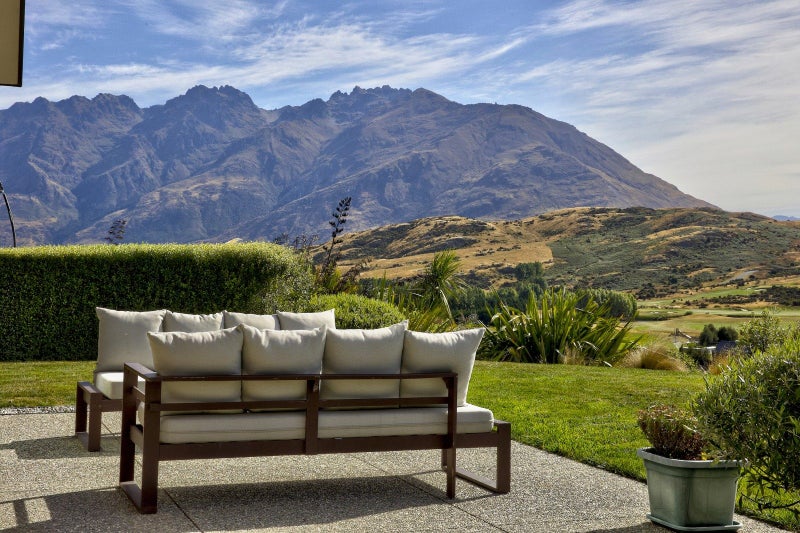 3 Pioneer Court, Jacks Point, Queenstown - Carousel 2