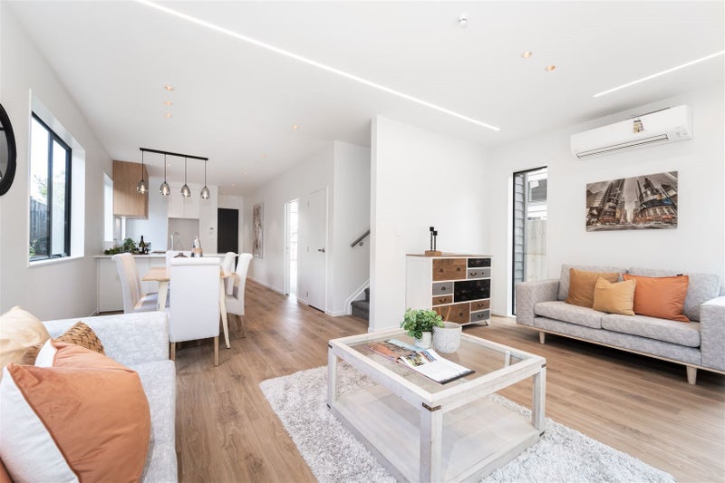 44B Oreil Avenue, West Harbour, Auckland - Carousel 1