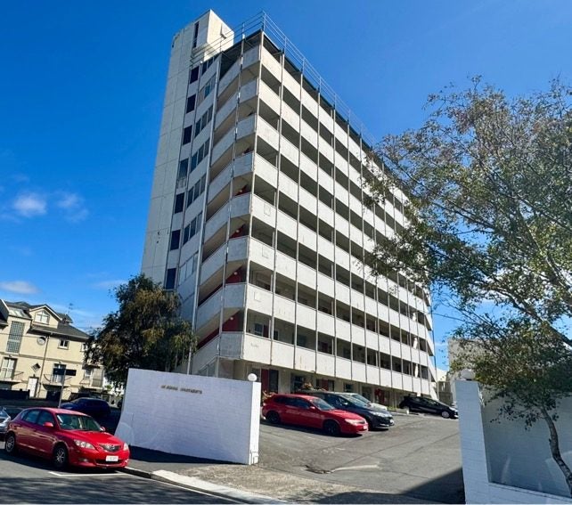 402/131 Brougham Street, Mount Victoria, Wellington - Carousel 1