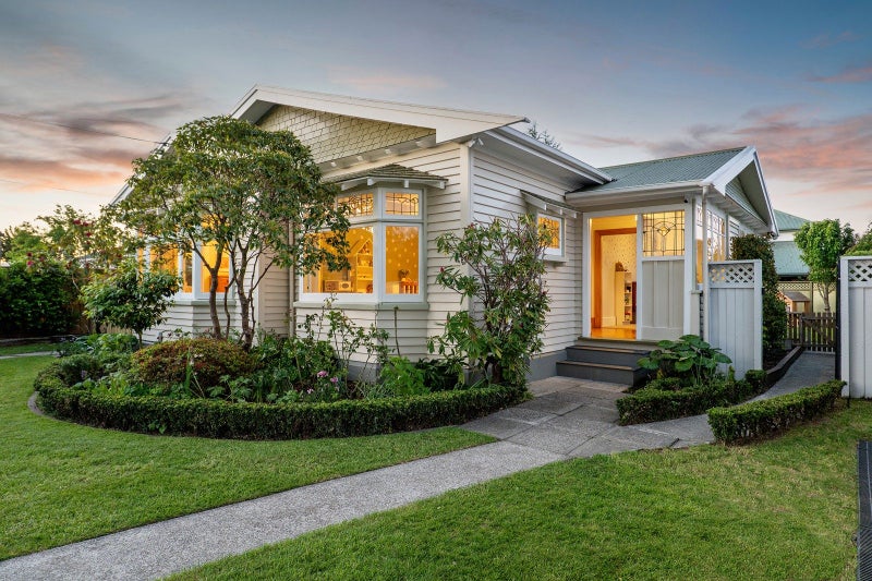 173 Centaurus Road, Saint Martins, Christchurch - Carousel 2