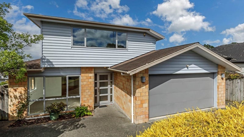 44 Namsan Close, Fairview Heights, Auckland - Carousel 1
