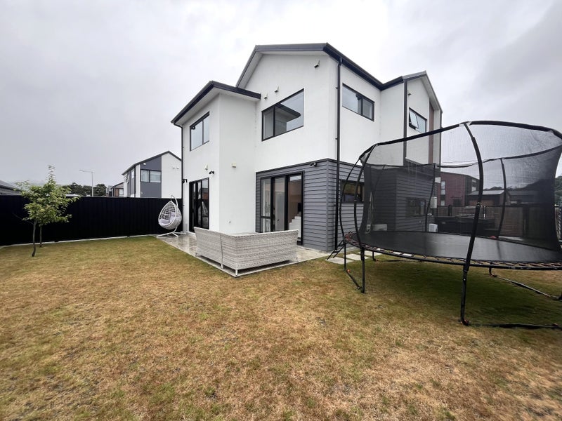 8 Balmerino Lane, Wallaceville, Upper Hutt - Carousel 1
