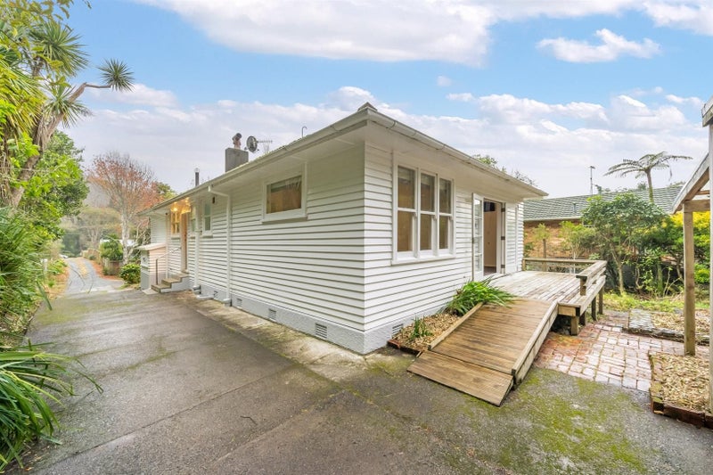 459 Stokes Valley Road, Stokes Valley, Lower Hutt - Carousel 1