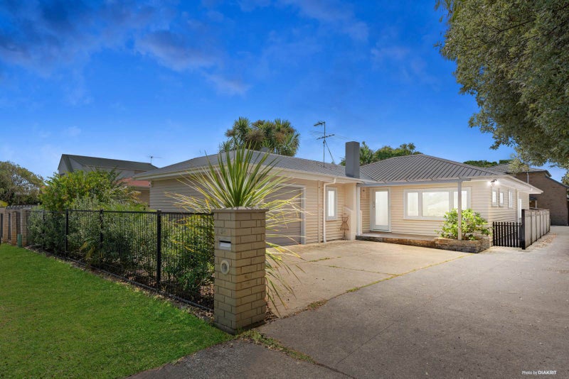 35 McLeod Road, Weymouth, Auckland - Carousel 1
