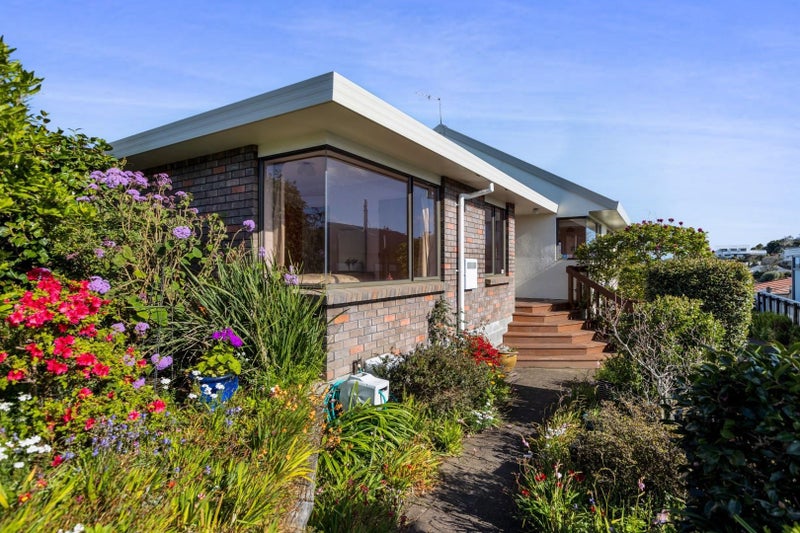 16 Dorset Avenue, Westown, New Plymouth - Carousel 1